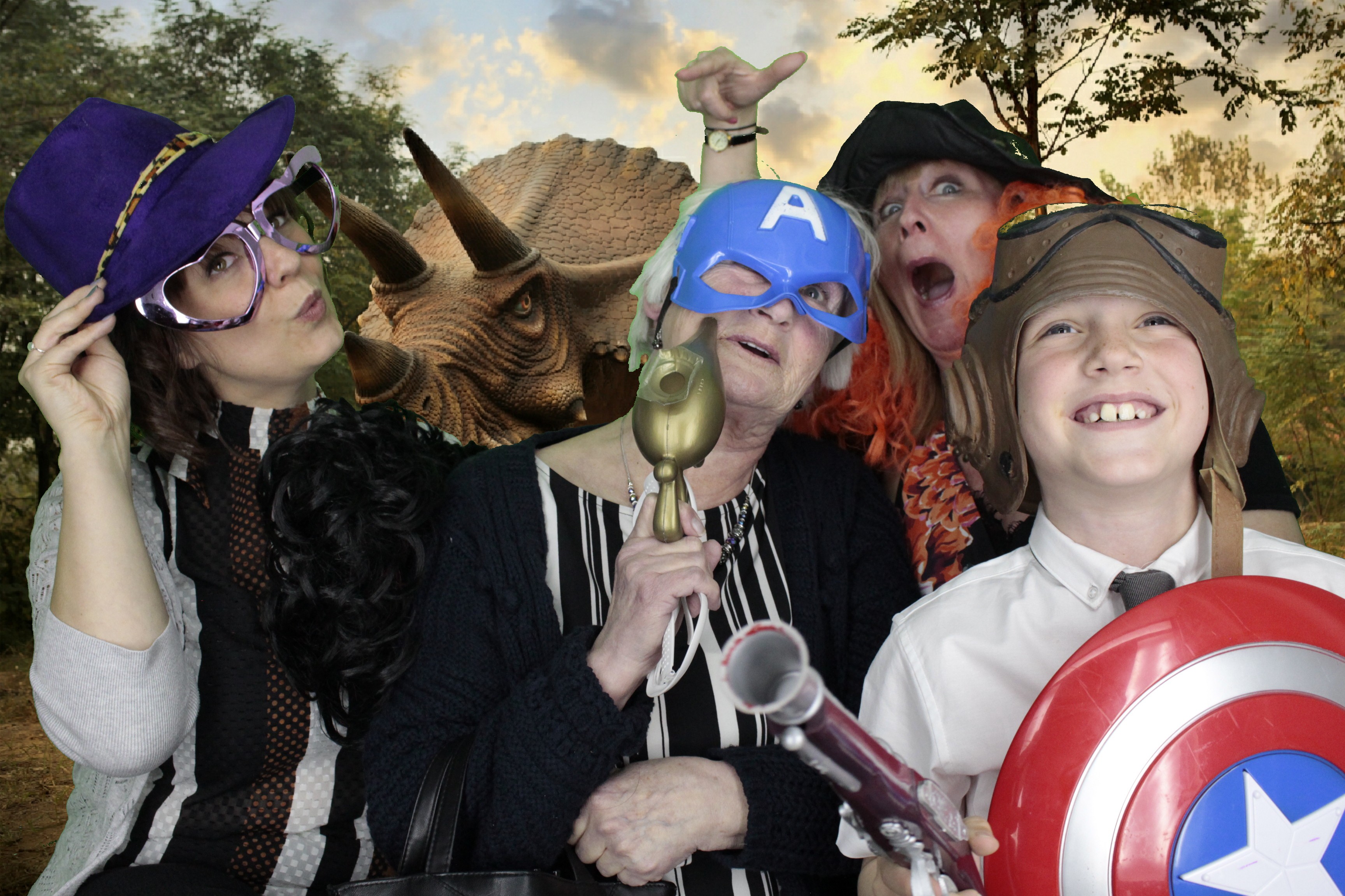 Steve's 65th & Susan 60th Birthday | View more photos from the event at gallery.myphotoboothexperience.co.uk/u/MyPhotoBoothExperienceLtd/Steves-65th-Susan-60th-Birthday